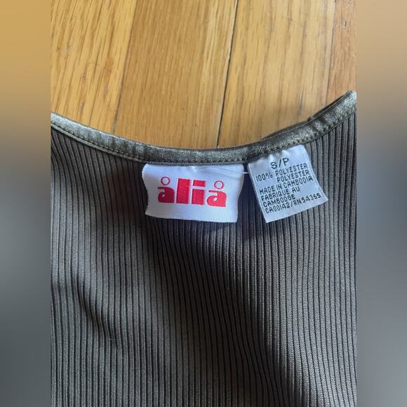 90s-Y2K Vintage Ribbed Tank Top - Picture 4 of 5